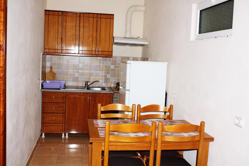 Marku Palace Apartment Ksamil Room photo