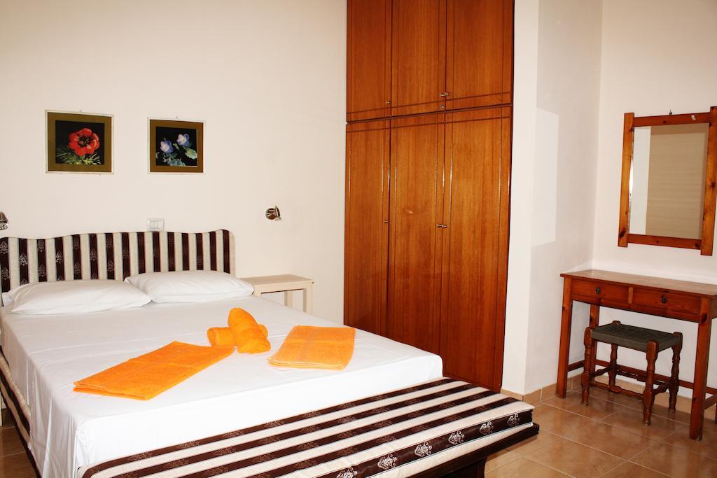 Marku Palace Apartment Ksamil Room photo