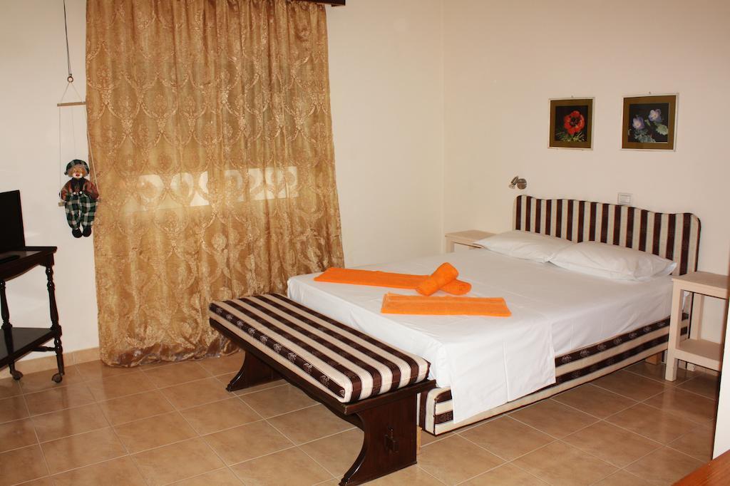 Marku Palace Apartment Ksamil Room photo